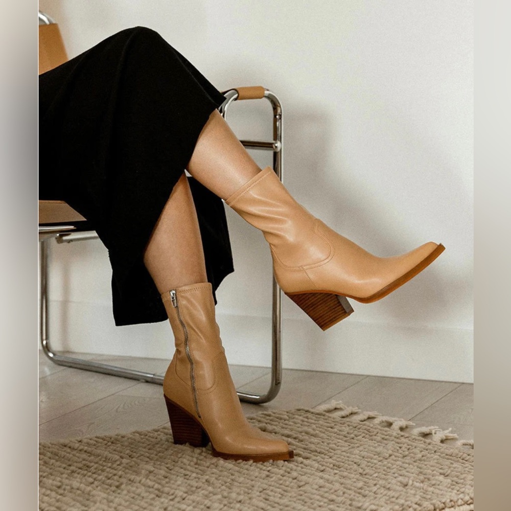 DOLCE VITA BOYD LEATHER BOOTIE